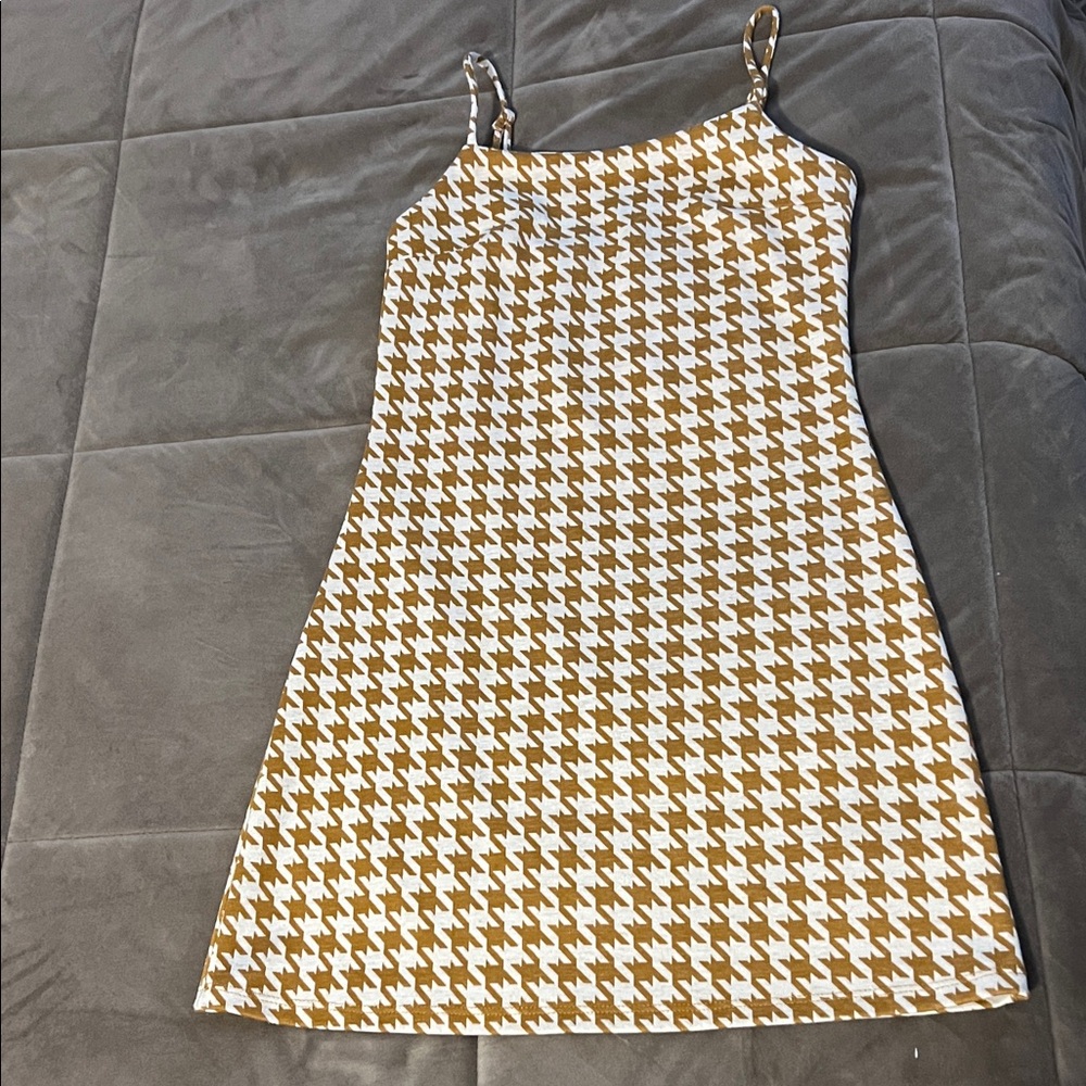 EUC ALTARD STATE Brown and Cream Houndstooth Dress